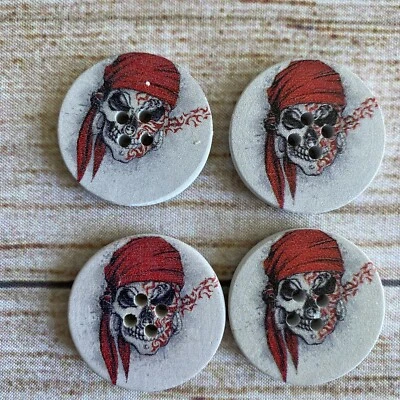 4 x Pirate Skull Buttons ~ 3cm ~ 4 hole - Image 1 of 4