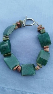 Vintage Jade Green Stone Bracelet Carved Rectangle Agate Chip Stone Beads Toggle - Picture 1 of 7