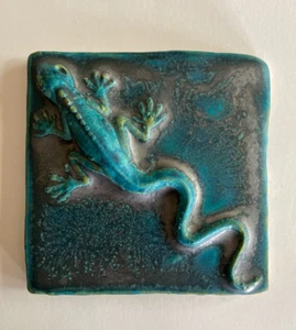 Placca da parete Glassman Clay Works Art Pottery 3D Lucertola Geco 4,25" da appendere - Foto 1 di 8