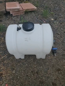 35gallon poly plastic water storage tank leg w_quick Connects And Drain NiceShap - Picture 1 of 5
