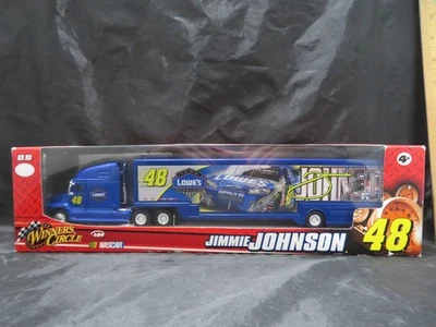 Semirremolque NASCAR Winner's Circle 1:64 #48 Jimmie Johnson Lowe's Foto 1 de 4