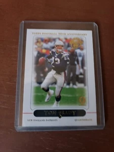 TOM BRADY 2005 TOPPS 1ST EDITION FOOTBALL CARD #10 PATRIOTS BUCS - Picture 1 of 3