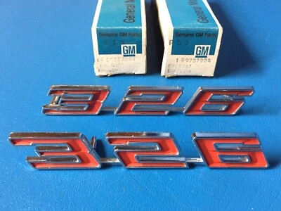 Nuevo Par GM 1967 Pontiac LeMans Tempest 326 emblemas guardabarros delantero 9787903 9787904 Foto 1 de 4