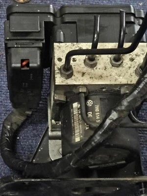 Módulo de control bomba ABS Volkswagen Transporter 7H0907379R 7H0614517B Foto 1 de 3