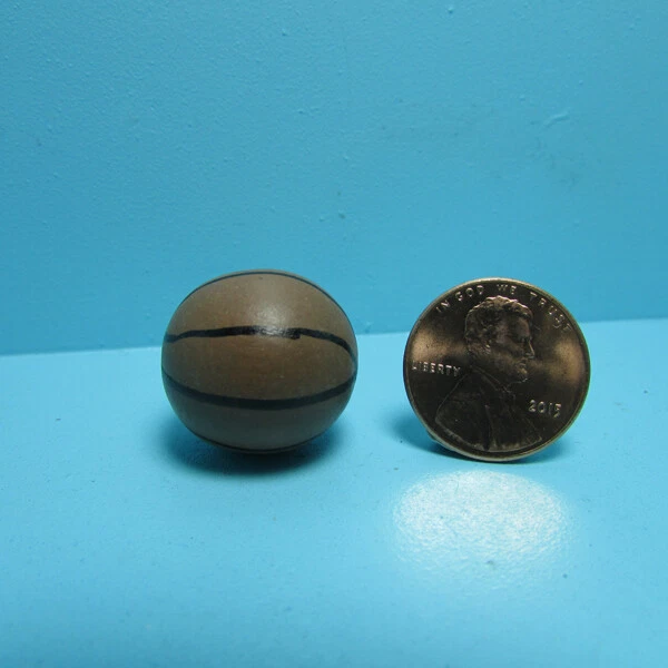 Casa de muñecas miniatura juguete deportivo baloncesto IM65043 Foto 1 de 1