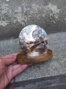 Lampe Bois Coquillage Nacre Femme gravée Tahiti Océanie Polynésie Vintage Déco - Imagen 1 de 15