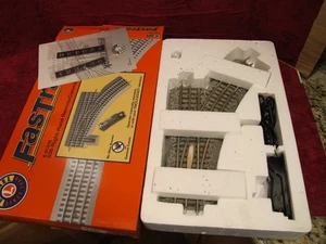 USED Lionel 6-81946 O-36 Remote Right Hand FasTTrack Command Switch Turnout/Box - Picture 1 of 11