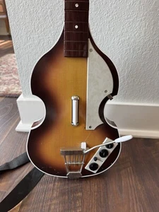 Rock Band Beatles Hofner Bass Guitar Wireless XBGTS3-Xbox 360 Untested Powersup - Picture 1 of 17