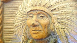 VINTAGE RELIEF OF A INDIAN CHIEF WITH HIS TRIBE TRADITIONAL COSTUME AND WEAPONS - Picture 1 of 12