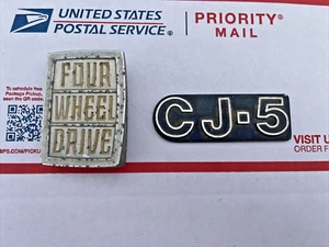 OEM JEEP CJ5 LOGO & Four Wheel Drive Badge (1976-1983) MADE IN THE USA OIIIIIIIO - Imagen 1 de 16