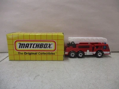 Matchbox Extending Ladder Truck MB18 - Image 1 of 4