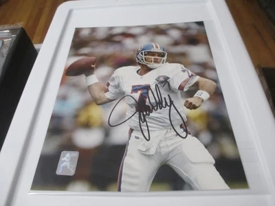 Foto autografiada de 8x10 de John Elway de los Denver Broncos con holograma de John Elway Foto 1 de 2