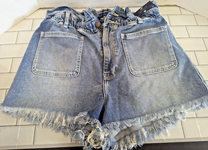NWT HOLLISTER Womens SZ Large ULTRA HIGH RISE MOM 3" DENIM SHORTS - Picture 1 of 7