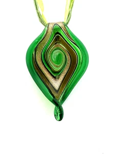 Collar colgante con incrustaciones de hélice hoja de vidrio arte murano con cordón de seda de 17"-18,5" - Imagen 1 de 1