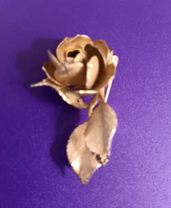 Giovanni Rose Brooch / Pin Gold Tone Flower Costume Jewelry Vintage - Picture 1 of 4