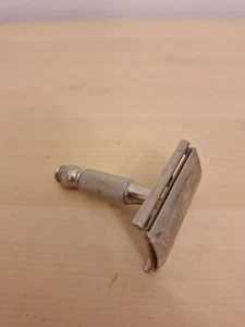 GILLETTE MARCAS REGS SHORT HANDLE SAFETY RAZOR Vintage ! - Picture 1 of 7