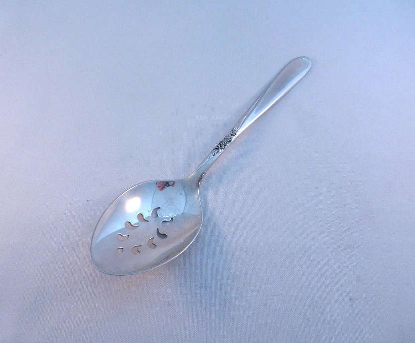 PLATA SPRAY - TOALLA ESTERLINA CUCHARA DE MESA PERFORADA Foto 1 de 1