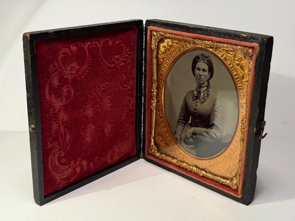 Beautiful Civil War Era Tintype in Case - Woman - Image 1 of 4