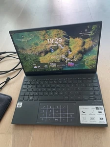 ASUS Zenbook 13" UX325JA 8GB 512GB Intel Core i5-1035G1 CPU 1.00GHz 1190 Mhz - Imagen 1 de 7