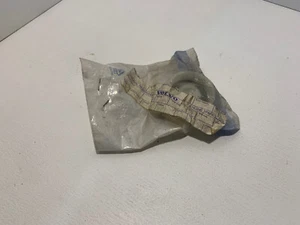 VOLVO BRAKE MASTER CYLINDER CAP 1272107 - Picture 1 of 4