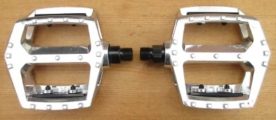 PEDALS Sunlite MX BMX Platform Alloy CRMO AXLE 9/16 Silver Pair - Image 1 of 4