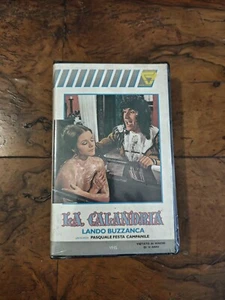 LA CALANDRIA LANDO BUZZANCA - VHS CREAZIONI HOME VIDEO NUOVA SIGILLATA RARISSIMA - Picture 1 of 4
