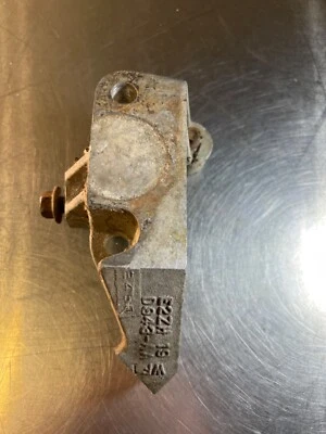 87-93 1986 FORD MUSTANG A/C COMPRESSOR LOWER POWER STEERING BRACKET 5.0 302 FOX - Изображение 1 из 3