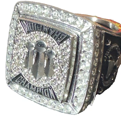 ¡El anillo FANTASY deCAPitator tapa de botella y abridor de pestañas de latas! Foto 1 de 4