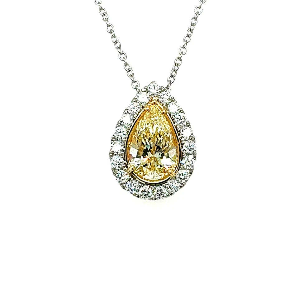 Collar amarillo natural diamante forma pera 4,19 quilates 2 quilates halo plat/18K GIA Foto 1 de 4