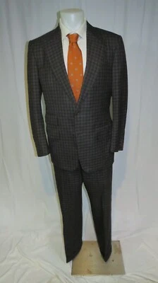 Traje Tom Ford Shelton Taupe Check Corriente Frente Plano Solapa Pico Dos Botones 42L Foto 1 de 4