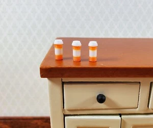 Miniature Prescription Pill Bottles x3 Tiny Modern Style 1:12 Scale Dollhouse - Picture 1 of 3