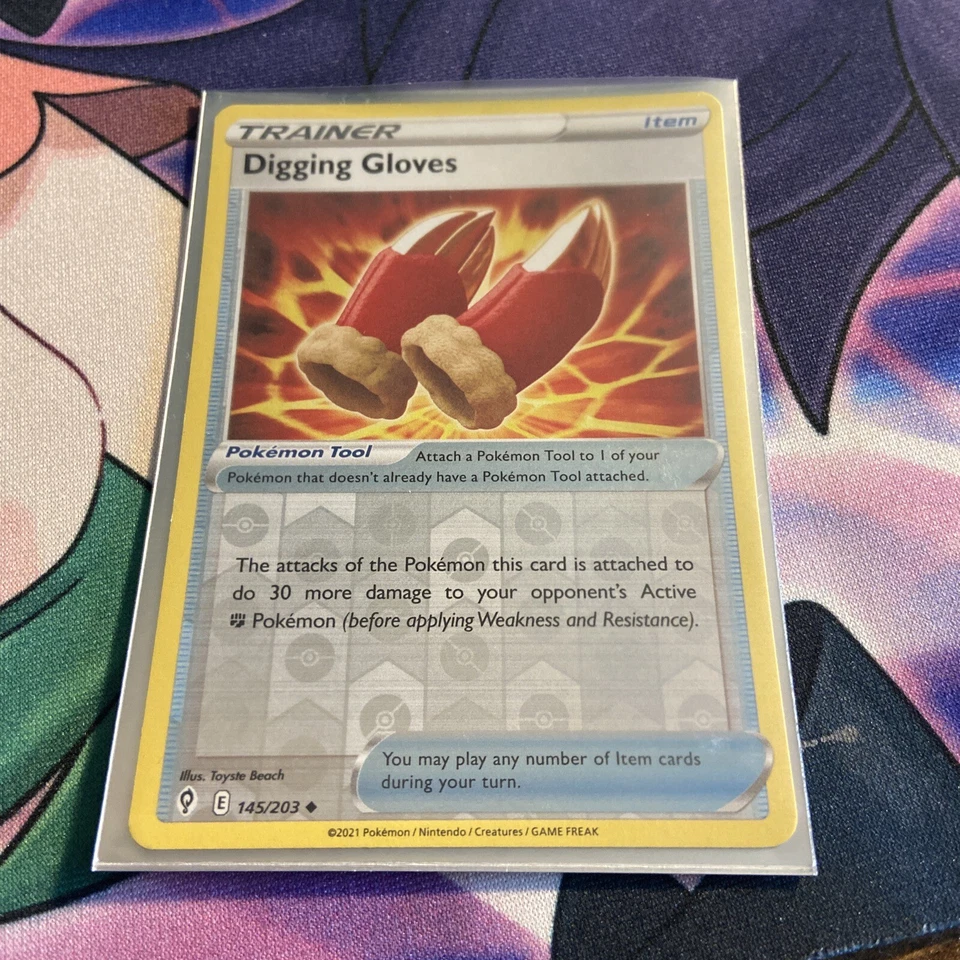 Pokémon TCG Digging Gloves Evolving Skies 145/203 Reverse Holo Uncommon - Image 1 of 1