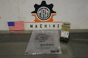 Omron E5C2-R20K 3A 250VAC Temperature Controller 0-200 Input K W/ P2CF-08 Base - Picture 1 of 9