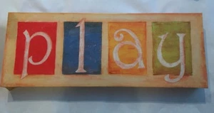 Letrero de lienzo Broyhill "Play" - ¡Usado en excelente estado! "24"" X 9"" X 2"" decoración del hogar amarillo" - Imagen 1 de 8