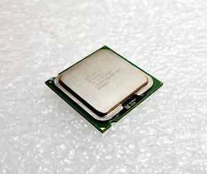 Intel Celeron D 341 2.933 GHz 2.93GHZ/256/533 SL7TX Socket 775 - Picture 1 of 1