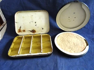 A PAIR OF VINTAGE HARDY FISHING FLY/CAST TINS - Picture 1 of 14
