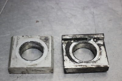 11-13 Yamaha FZ8 Rear Axle Chain Adjusters Blocks Foto 1 de 3