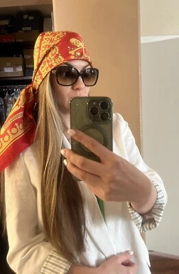 Новый Versace Barocco барокко дань золотой печати/красный логотип шелк квадратный шарф $575 - Изображение 1 из 4