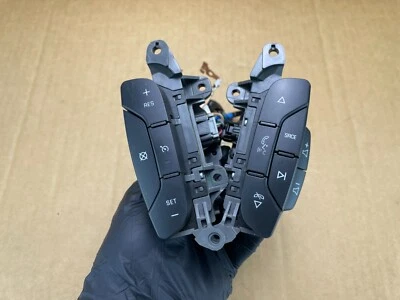 2008-2013 CHEVROLET TAHOE STEERING WHEEL CRUISE CONTROL SWITCH OEM, 25851950 Foto 1 de 4