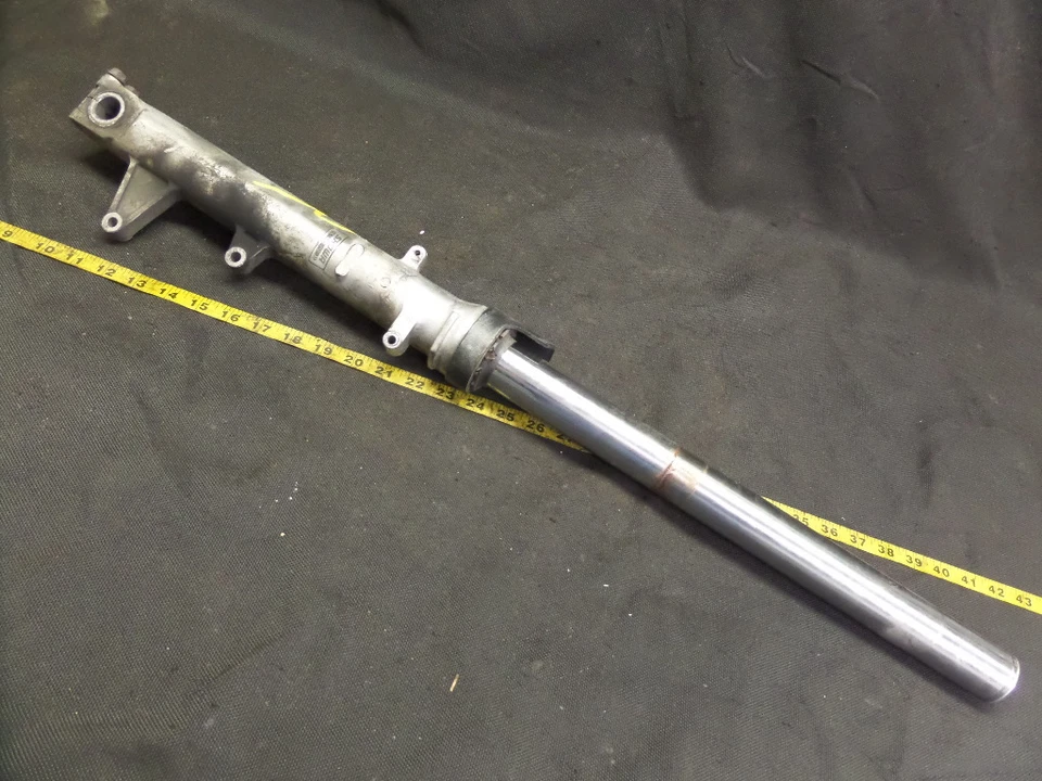 HONDA CBR1000F 1996 HORQUILLA DERECHA AMORTIGUADOR TUBO BRAZO Foto 1 de 1