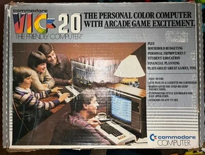 Vintage Commodore VIC-20 Retro Personal Home Computer - mit Box - EINSCHALTEN - Bild 1 von 20
