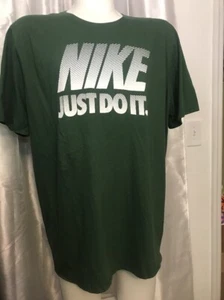 Neu mit Etikett Nike Just Do It Spell Out Logo sportlich geschnittenes Tee T-Shirt grün Größe XXL 50" - Bild 1 von 6