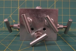 Zinc Coated Steel 5 Valve Manifold - Picture 1 of 7