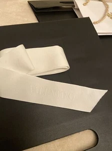 NEU Authentisch Valentino dickes glitzerndes Band - 92”x1,75 - Bild 1 von 3