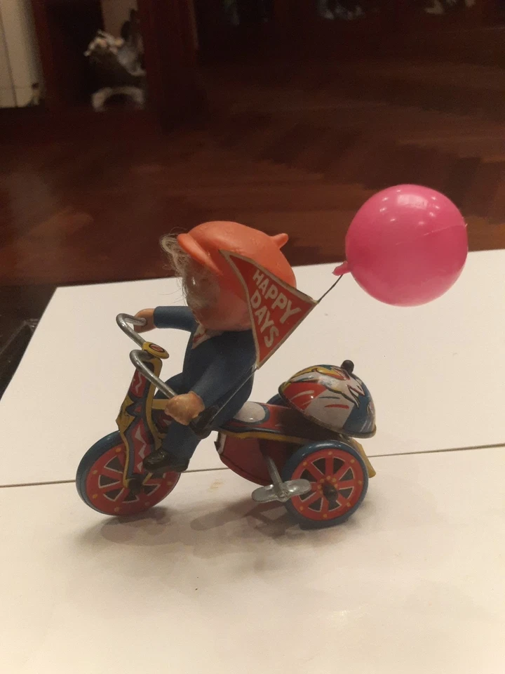 Giocattolo Vintage Triciclo In Latta  - Immagine 1 di 4