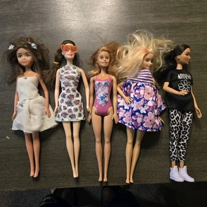 Lot of 5 Barbie Various Dolls With Cloths D - Picture 1 of 5