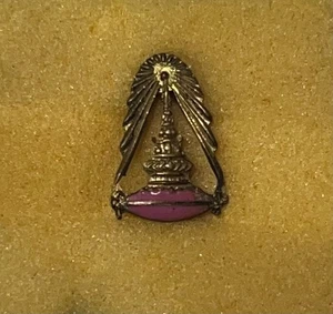 Extremely Rare Vintage pin badge THAILAND FOOTBALL ASSOCIATION - Picture 1 of 11