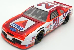 Revell 1/24 Scale 8776 - Stock Car Ford #21 M.Shepherd - White - Picture 1 of 5