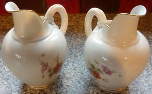 ANTIQUE 1885 PAIR OF ROYAL WORCESTER PATTERN No.1094 FLAT BACK FLORAL JUGS - Picture 1 of 10