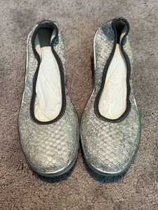 Flexx Women's Ballet Flats Snakeskin Silver Metallic Elastic Trim Size 7.5 - Picture 1 of 6